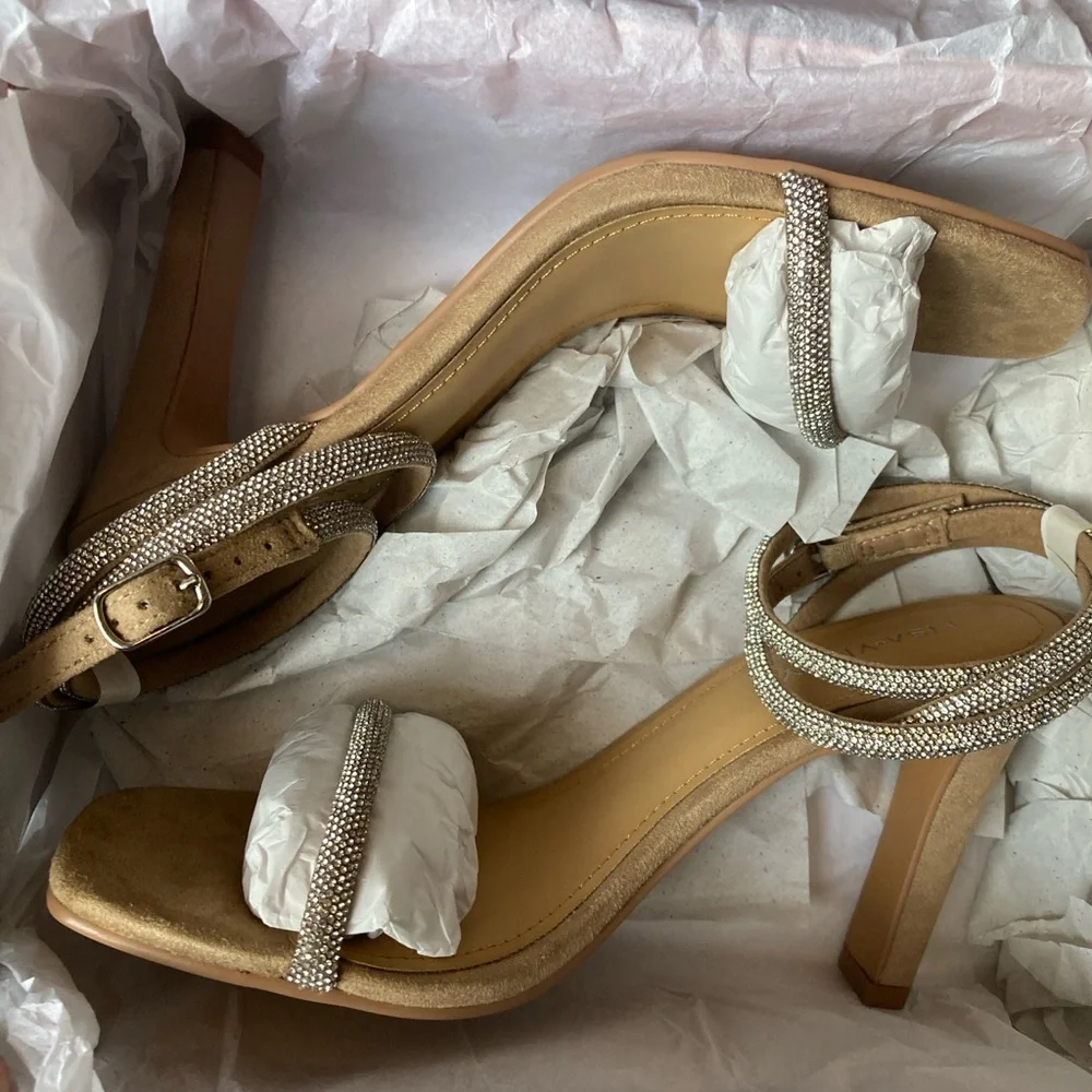 Lisa Vicky size 8 Tan 4” Heels with Rhinestone Straps - Picture 2 of 7